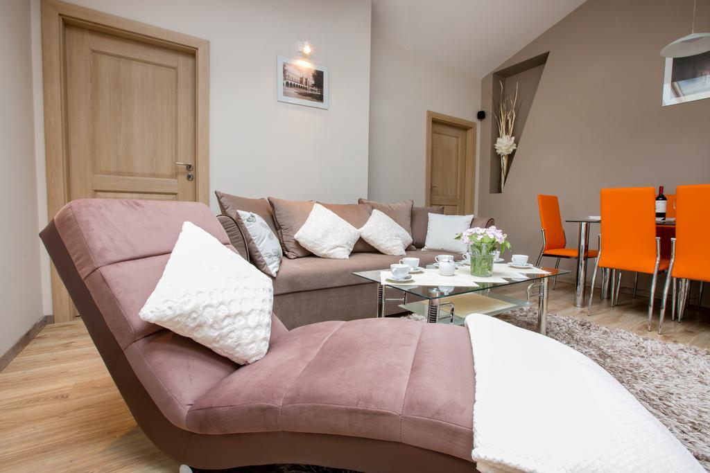 Apartament Bs Miodowa 19 *